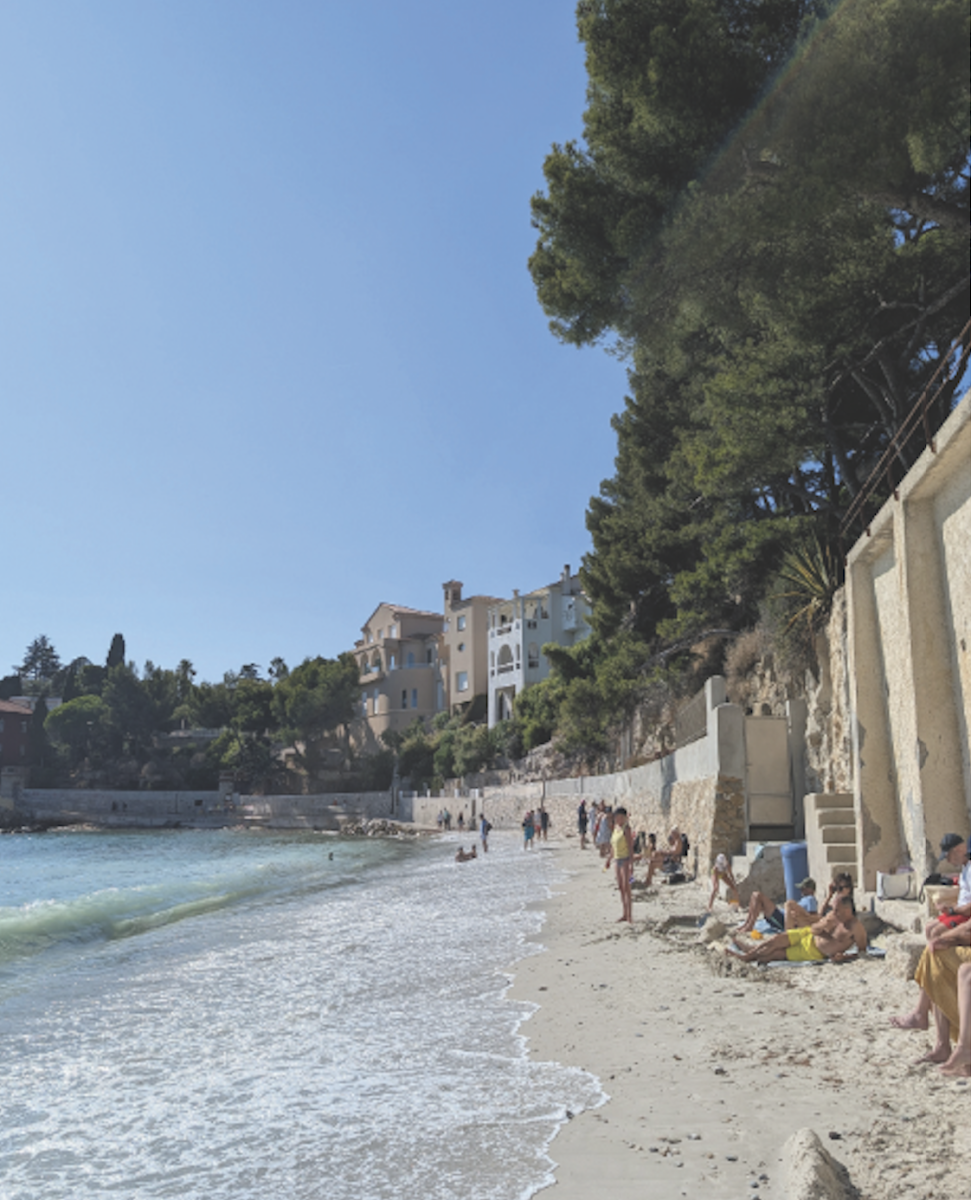 A side view of the narrow Plage de
Renecros, in the South of France.